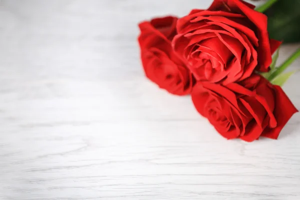 Tło valentine's day z czerwonych róż — Zdjęcie stockowe