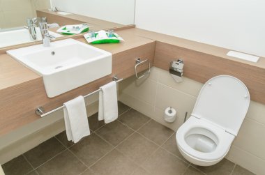 Tuvalette lavabo var.