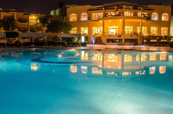 Hotel nocturno en Egipto — Foto de Stock