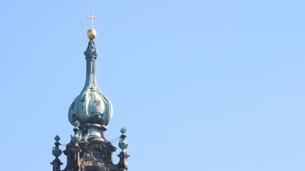 Drážďanská katedrála Nejsvětější Trojice neboli Hofkirche Kathedrale Sanctissimae Trinitatis v Drážďanech Německo — Stock video