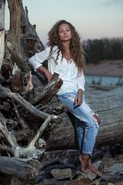 Sexy jeune femme sur une plage Images De Stock Libres De Droits