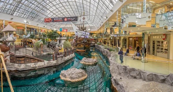 West Edmonton Mall wood galleon attraction — Stock Photo, Image