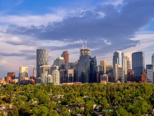 Calgary panoramę z doliny rzeki łuk — Zdjęcie stockowe