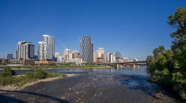 Calgary skyline from the East Village — Stock Photo, Image