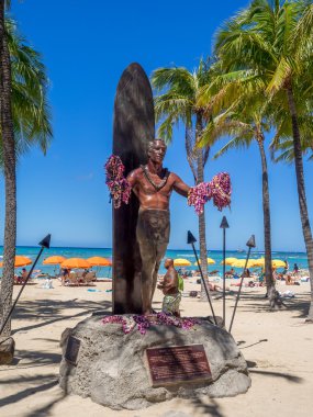 Duke Kahanamoku heykel Waikiki Beach