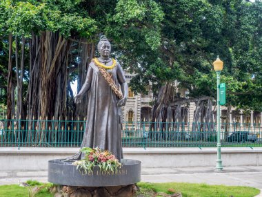  Queen Lili'uokalani Statue  clipart