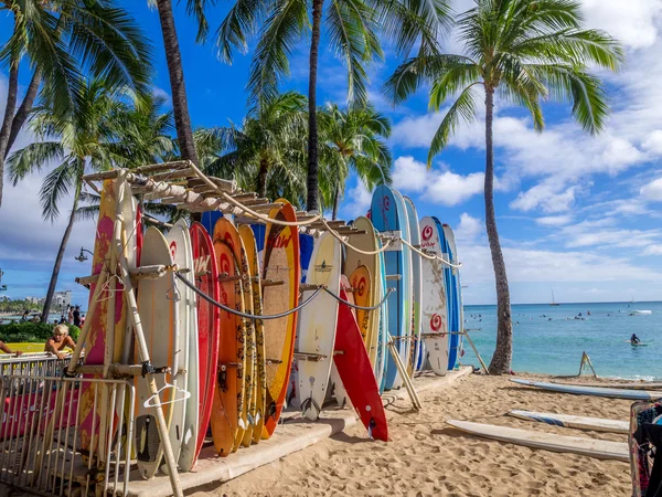 Magasin de location de surf sur la plage de Waikiki — Photo