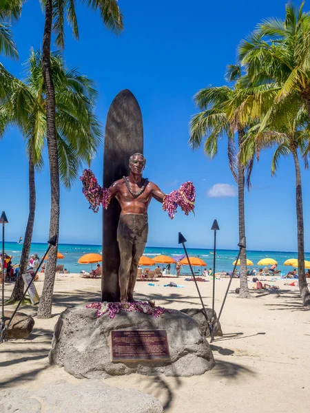Herceg Kahanamoku szobor, a Waikiki Beach — Stock Fotó