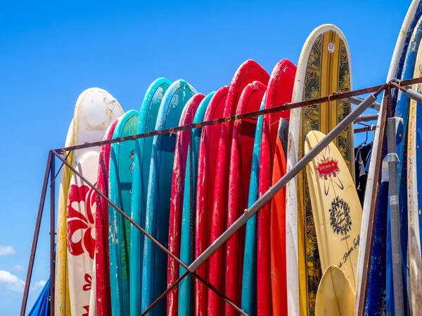 와이키키 해변에서 서핑 렌탈 숍 — 스톡 사진