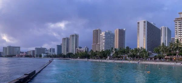 Hawaii Oahu Adasında Meşhur Waikiki Beach — Stok fotoğraf