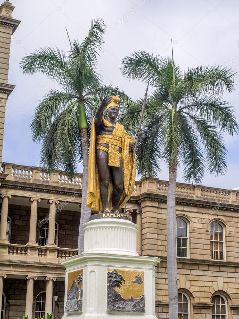 King Kamehameha I Statue in Honolulu, Hawaii Stock Photo by ©jewhyte