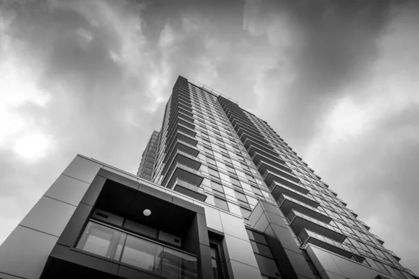 Imagen Blanco Negro Torre Condominios Moderna — Foto de Stock