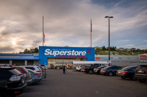 Calgary Alberta Maja 2021 Widok Zewnątrz Real Canadian Superstore Należący — Zdjęcie stockowe