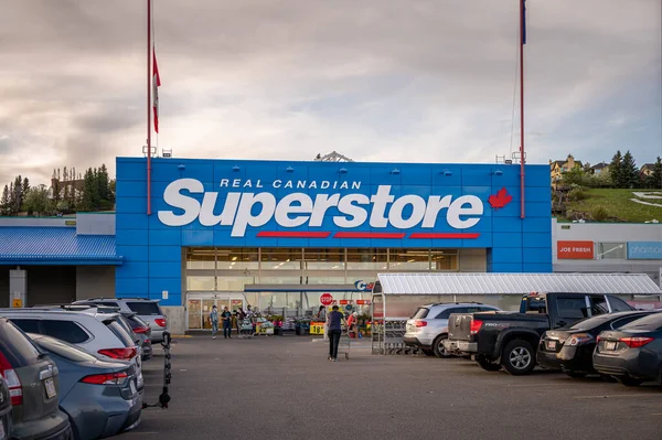 Calgary Alberta Maja 2021 Widok Zewnątrz Real Canadian Superstore Należący — Zdjęcie stockowe