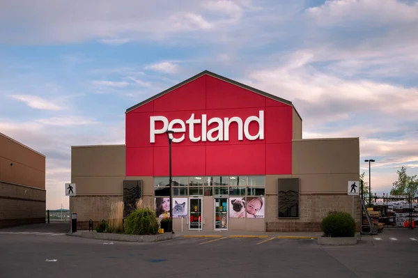 Calgary Alberta Maj 2021 Utvändig Fasad Petlandbutik Calgary Alberta — Stockfoto