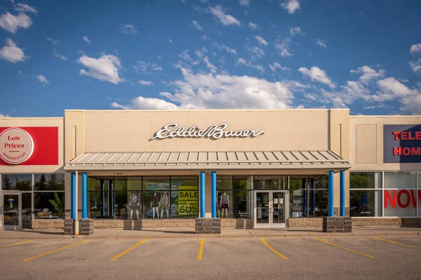 Calgary Alberta Junio 2021 Fachada Exterior Una Tienda Eddie Bauer —  Fotos de Stock