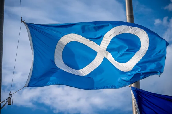 Bandera Metis Calgary Ondeando Media Asta — Foto de Stock