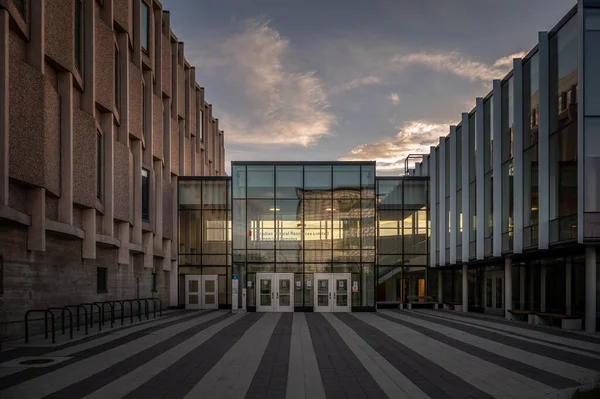 カルガリー アルバータ州 2021年6月3日 カルガリー大学のシュルツ工学部の外観 — ストック写真