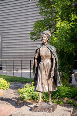 Lethbridge, Alberta - 13 Haziran 2021: Lethbridge 'deki Galt Müzesi' nde bir heykel.