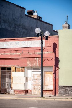 Lethbridge, Alberta - 13 Haziran 2021: Lethbridge 'in güzel şehir merkezinde işler.