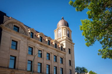 Yazın Lethbridge 'in tarihi postane binası.