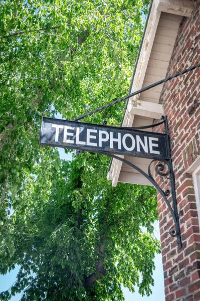 Telephpone Sign Historic Brick Building Fort Macleod — Photo