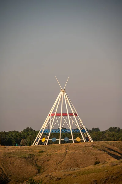 Medicine Hat Alberta Července 2021 Medicine Klobouky Nejviditelnější Památkou Saamis — Stock fotografie