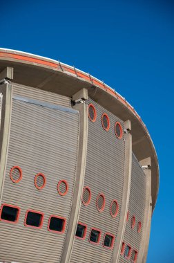 Calgary, Alberta - 3 Eylül 2021 Scotiabank Saddledome 'un dış görünüşü ve ayrıntıları. NHL 'den Calgary Flames' in evi.