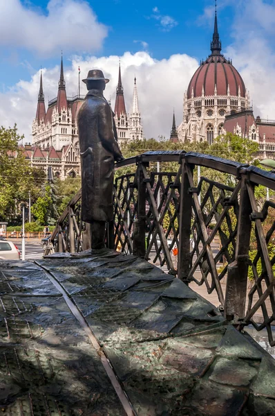 Staty av imre nagy — Stockfoto