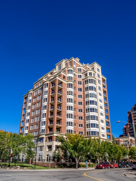 Здание кондо в Калгари
