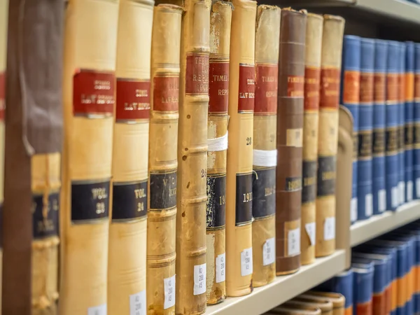 Law Library - gamla lagböcker — Stockfoto