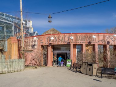 Transalta Calgary hayvanat bahçesinde bina yağmur ormanları