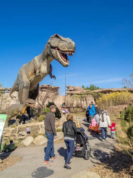 Animatronickými dinosaury exponátů — Stock fotografie