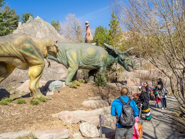 Animatronic Dinosaurs exhibits — Stock Photo, Image