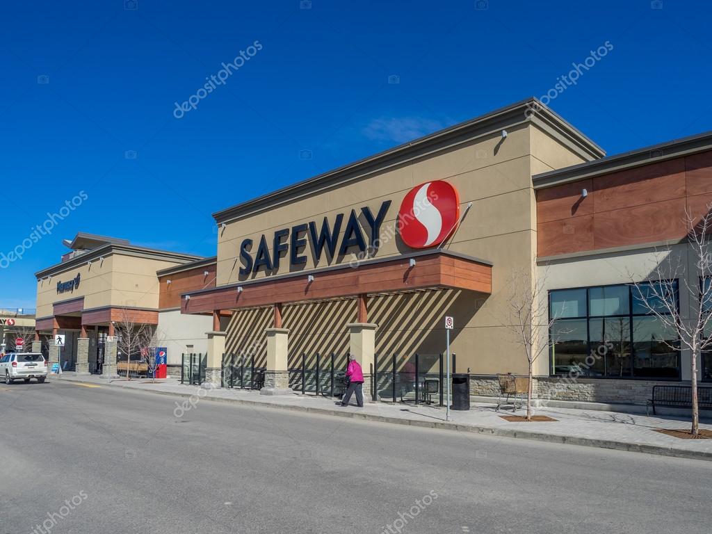 CALGARY, CANADA - MAY 29: Safeway grocery store on May 29, 2015 in Calgary, Alberta Canada. Safeway is an international grocery store and this location is at the extremely popular shopping area in Calgary's south west area of Aspen Woods.
