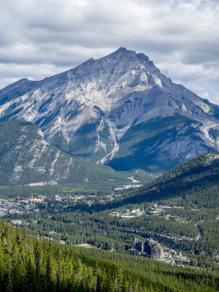 Visa från Sulphur Mountain — Stockfoto