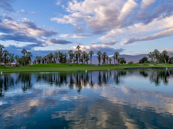 Поле для гольфу sunrise, штат Каліфорнія Palm Desert — стокове фото