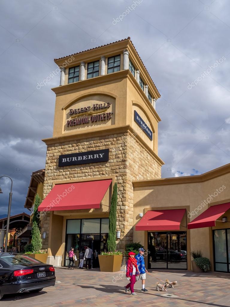 Desert Hills Premium Outlet Mall — Foto editorial de stock © jewhyte #92160316