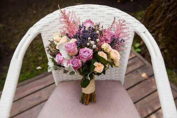 Wedding bouquet with rose and lavender — Stock Photo, Image