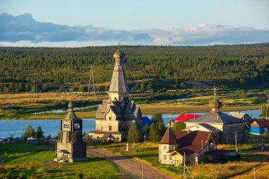 Varzuga, Murmansk bölgesinin Tersk ilçesine bağlı bir köydür. Ahşap mimarinin dikkate değer bir anıtı..