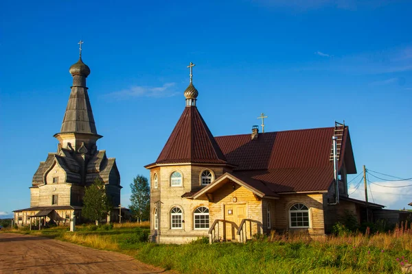 Varzuga, Murmansk bölgesinin Tersk ilçesine bağlı bir köydür. Ahşap mimarinin dikkate değer bir anıtı..