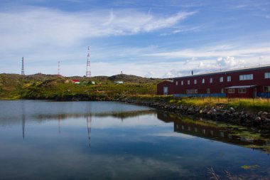 Rusya 'nın Murmansk bölgesindeki Barents Denizi' nin Kola Yarımadası 'ndaki Rus köyü Teriberka..