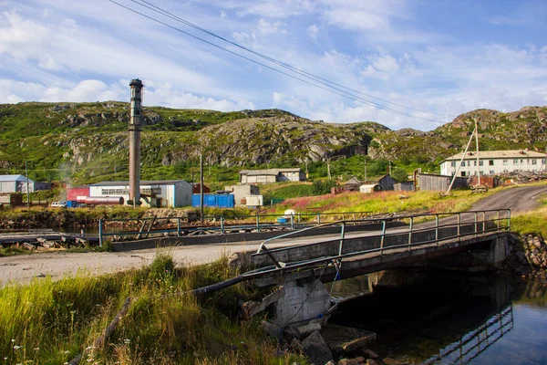 Rusya 'nın Murmansk bölgesindeki Barents Denizi' nin Kola Yarımadası 'ndaki Rus köyü Teriberka..