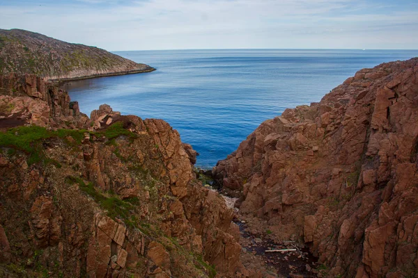 stock image Landscapes of the Murmansk region. The road to the Waterfall on the Small Battery Lake, Teriberka, Russia.