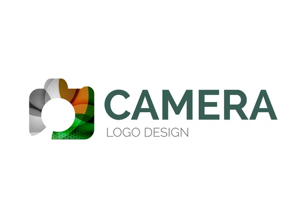 Progettazione logo fotocamera fatta di pezzi a colori — Vettoriale Stock