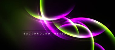 Siyah arkaplan üzerinde soyut neon çizgiler. Canlı mor, yeşil renkler dinamik görsel efekt yaratır. Modern tasarım ögesi.