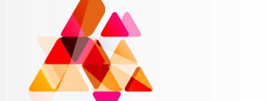 Soyut üçgenler üst üste binerek sıcak renk eğimleri yaratıyor. Tasarım beyaz arka planda turuncu, pembe ve kırmızı renklere sahiptir. Modern estetik.