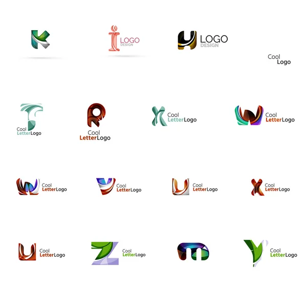 Conjunto de coloridos logotipos corporativos abstractos de letras creados con formas que fluyen superpuestas. Iconos de negocio universales para cualquier idea aislada en blanco — Archivo Imágenes Vectoriales