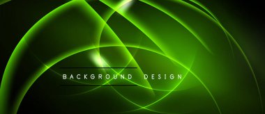 Soyut yeşil çizgiler dinamik eğriler yaratır. Koyu arkaplan parlak neon parıltısını vurgular, modern tasarım elementi.