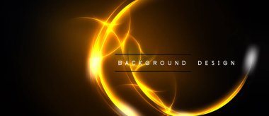 Parlak turuncu enerji siyah zemin üzerinde dönüyor. Metin arka plan tasarımı okur. Dinamik ışık soyut görsel efekt yaratır.